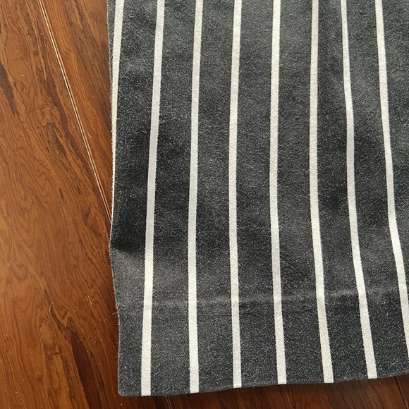 Spenser Jeremy Capris - Picture 3 of 6